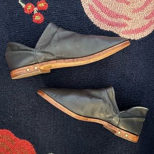 Beek Puffin Black Leather Booties